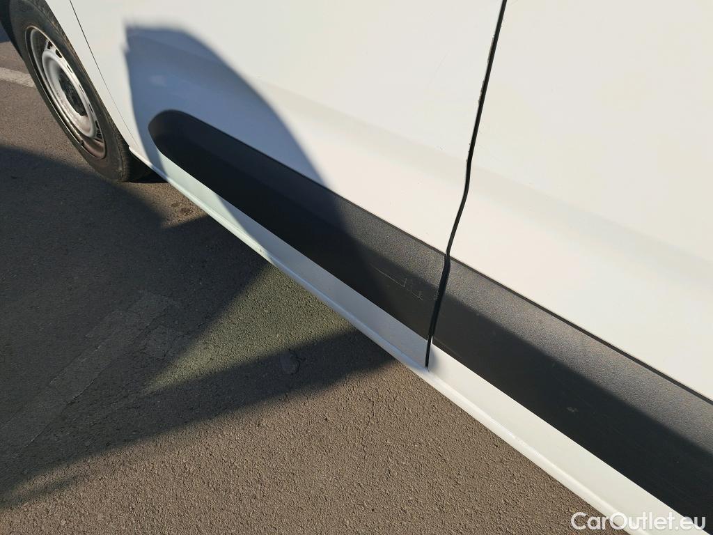  Peugeot  Partner PEUGEOT  / 2018 / 3P / furgón derivado de turismo Pro Standard 600kg BlueHDi 73kW (AC) #62