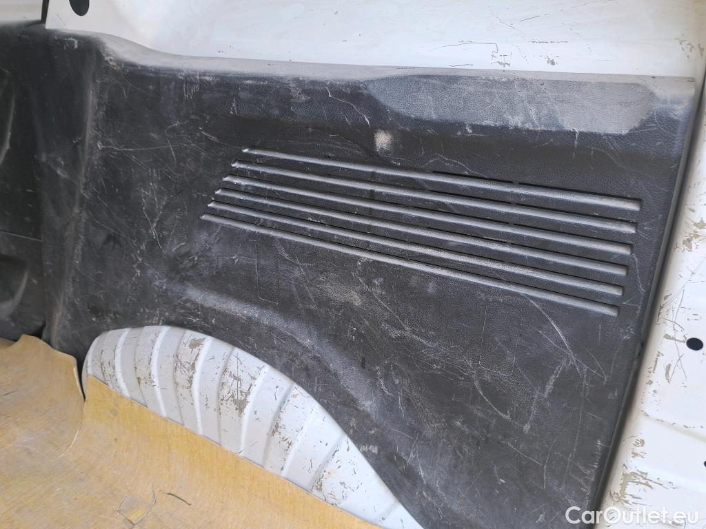  Peugeot  Partner PEUGEOT  / 2018 / 3P / furgón derivado de turismo Pro Standard 600kg BlueHDi 73kW (AC) #24