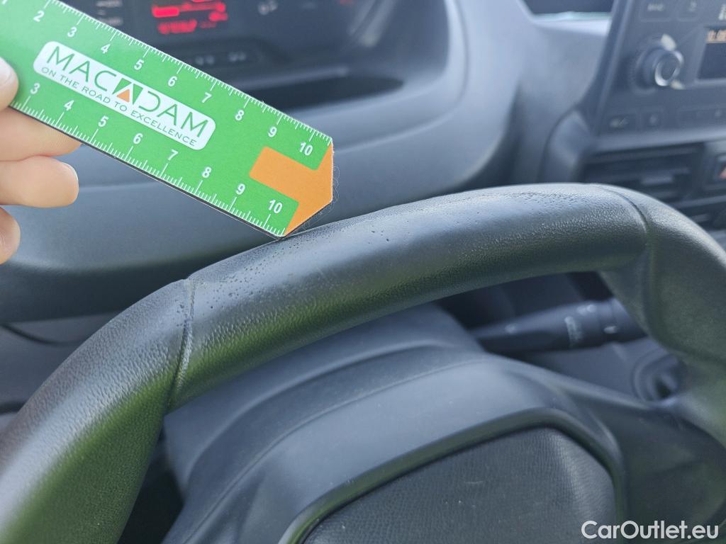  Peugeot  Partner PEUGEOT  / 2018 / 3P / furgón derivado de turismo Pro Standard 600kg BlueHDi 73kW (AC) #76