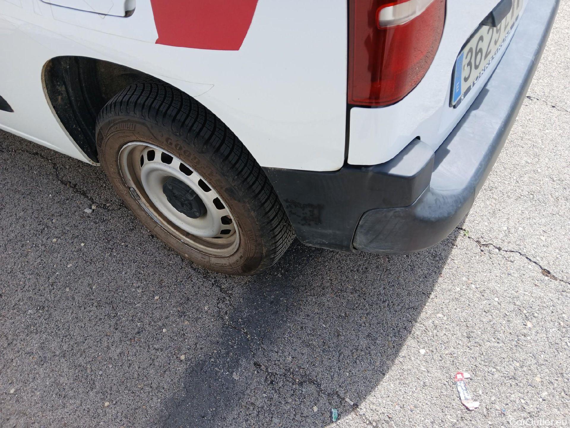  Peugeot  Partner PEUGEOT  / 2018 / 4P / furgón derivado de turismo Premium Standard 600kg BlueHDi 73kW (AC) #13