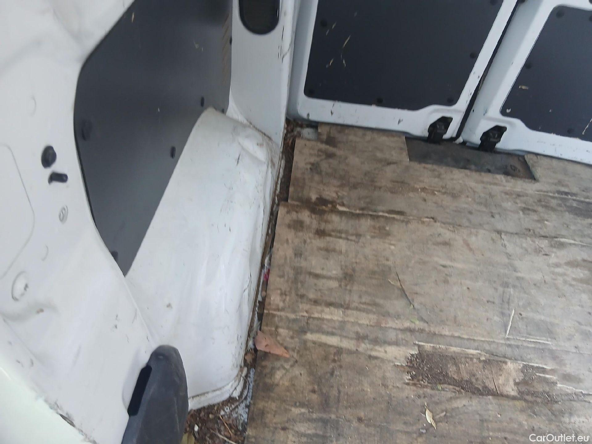  Peugeot  Expert  Furgón Pro Standard 1.5 HDI 120CV MT6 E6d #35