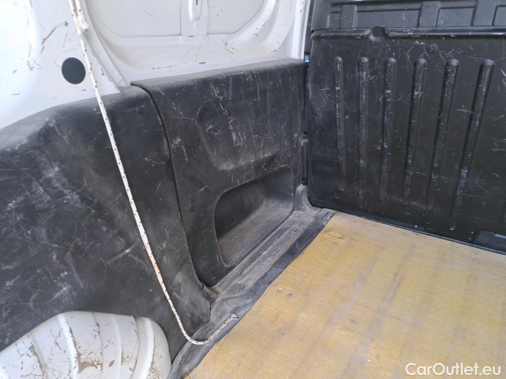  Peugeot  Partner PEUGEOT  / 2018 / 3P / furgón derivado de turismo Pro Standard 600kg BlueHDi 73kW (AC) #38