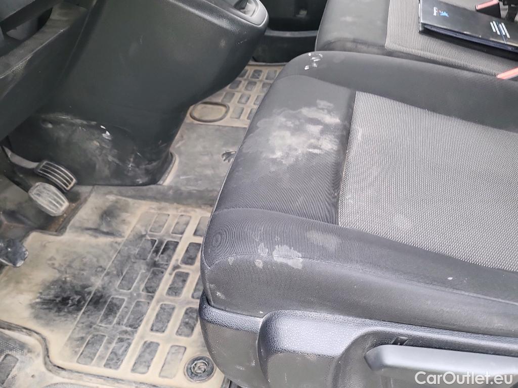  Peugeot  Expert PEUGEOT  / 2016 / 4P / furgón Furgón BlueHDi 100 S&S 6v Long #39