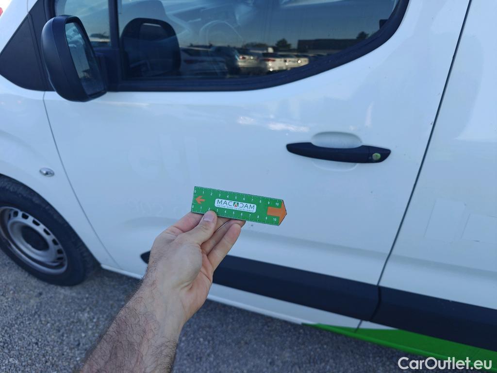  Peugeot  Partner PEUGEOT  / 2018 / 3P / furgón derivado de turismo Pro Standard 600kg BlueHDi 73kW (AC) #44