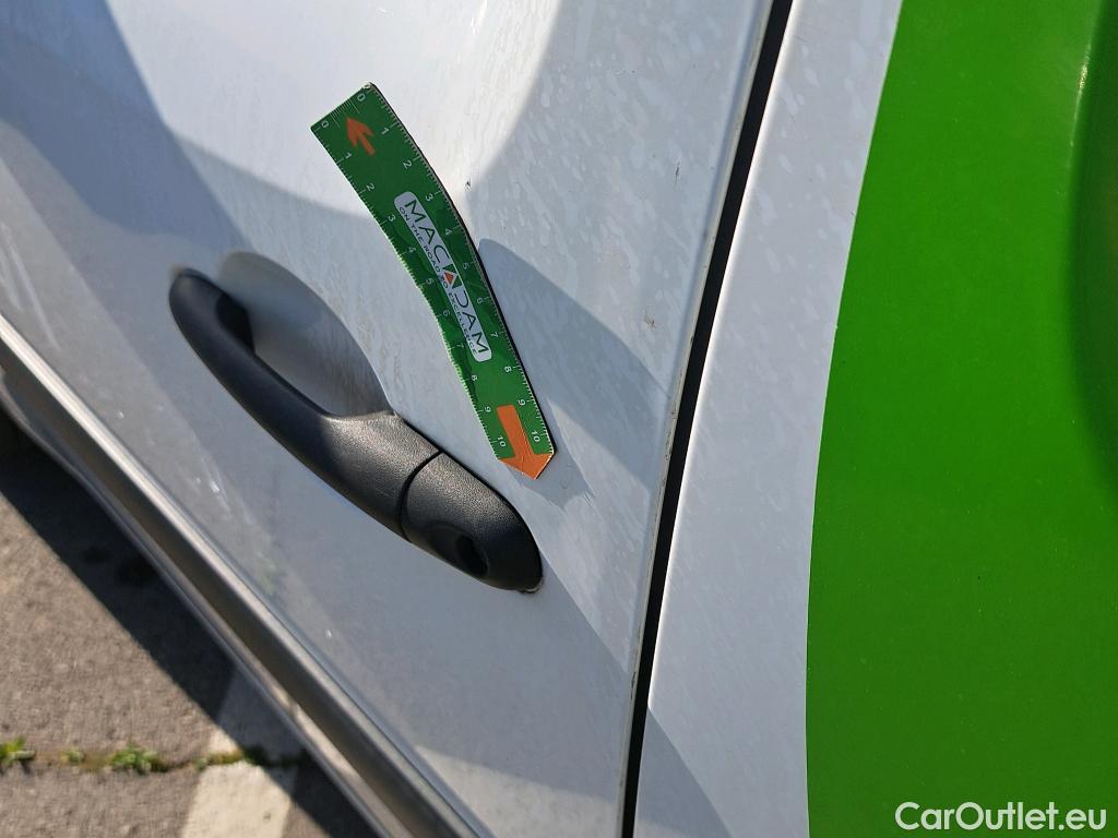  Renault  Kangoo RENAULT  Furgón/2013/3P/furgón derivado de turismo Profesional dCi 55 kW (75 CV) #25