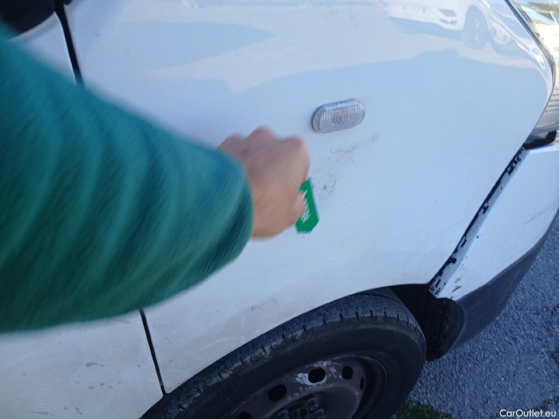  Renault  Trafic RENAULT  / 2019 / 4P / furgón Furgón 27 L1H1 Energy BluedCi 88 kW (AC) #53