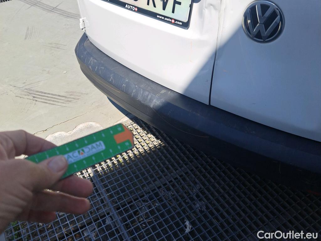  Volkswagen  Caddy VOLKSWAGEN  / 2015 / 4P / furgón derivado de turismo Profesional Furgón 2.0 TDI 55kW BMT #27