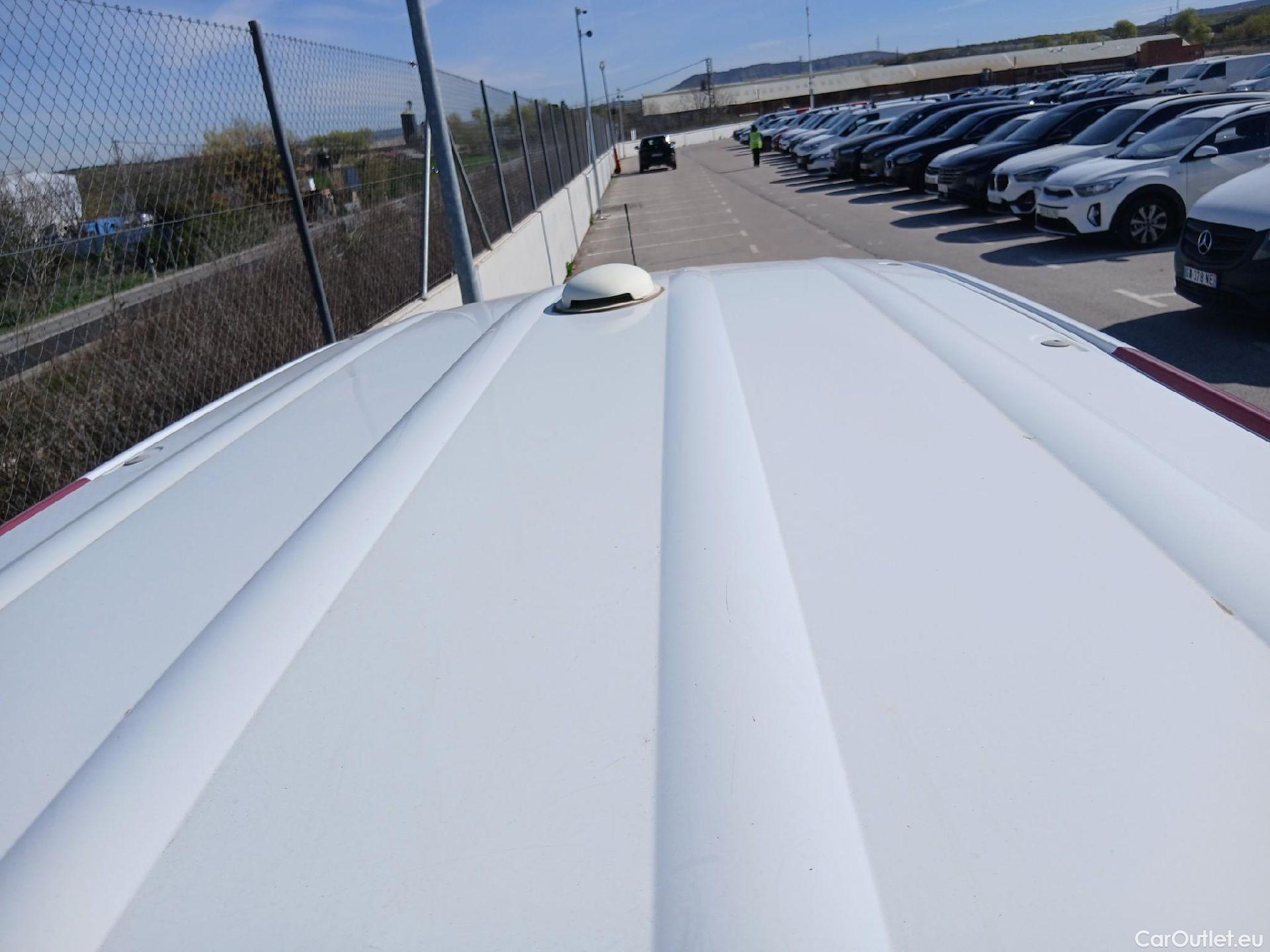  Renault  Kangoo RENAULT  Furgón/2013/4P/furgón derivado de turismo Maxi 2p Blue dCi 70 kW (95CV) #36