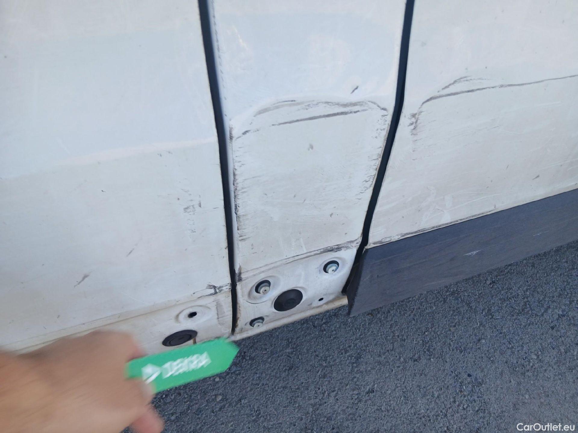  Renault  Trafic RENAULT  / 2019 / 4P / furgón Furgón 27 L1H1 Energy BluedCi 88 kW (AC) #47