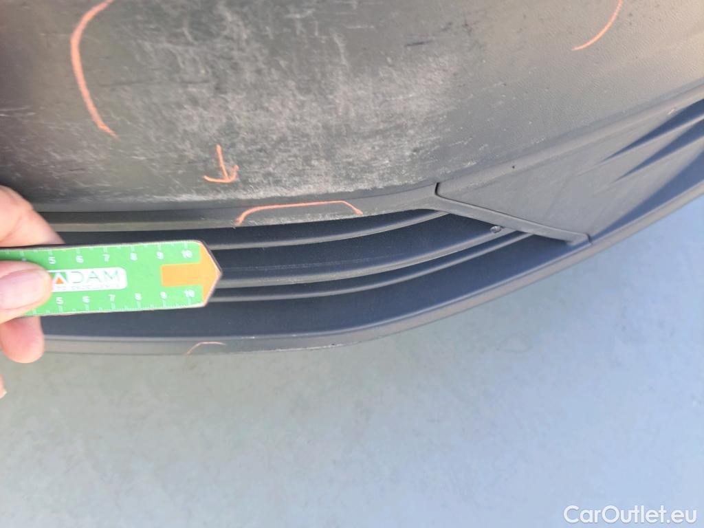  Volkswagen  Caddy VOLKSWAGEN  / 2015 / 4P / furgón derivado de turismo Profesional Furgón 2.0 TDI 55kW BMT #41