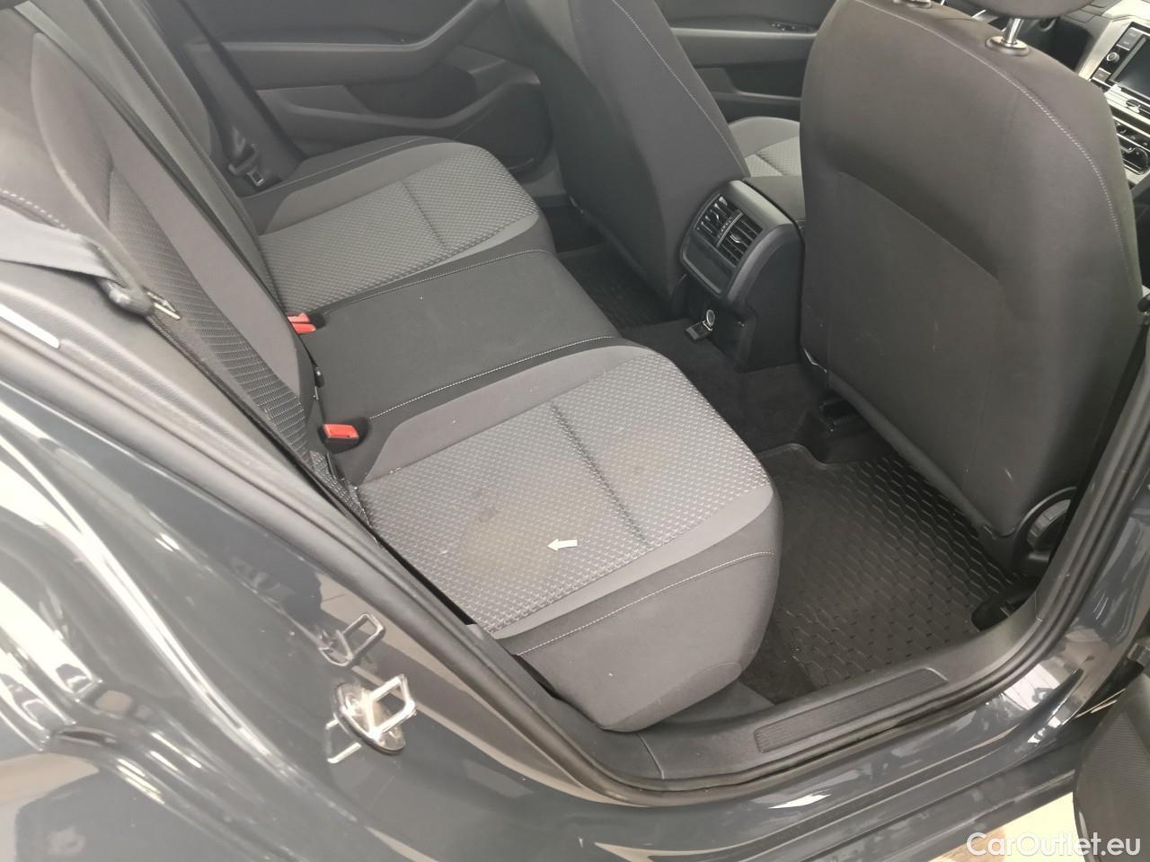  Volkswagen  Passat Advance 1.5 TSI ACT 150 CP #12