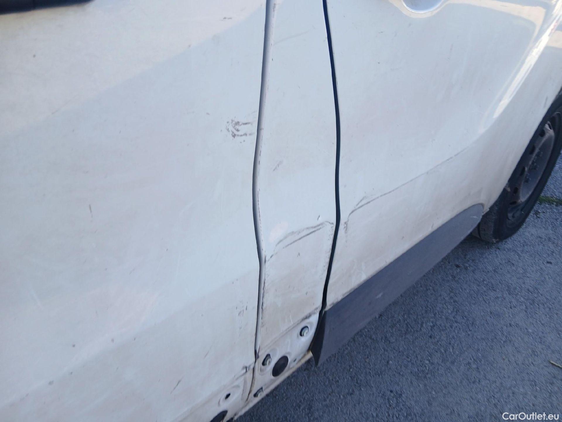  Renault  Trafic RENAULT  / 2019 / 4P / furgón Furgón 27 L1H1 Energy BluedCi 88 kW (AC) #45