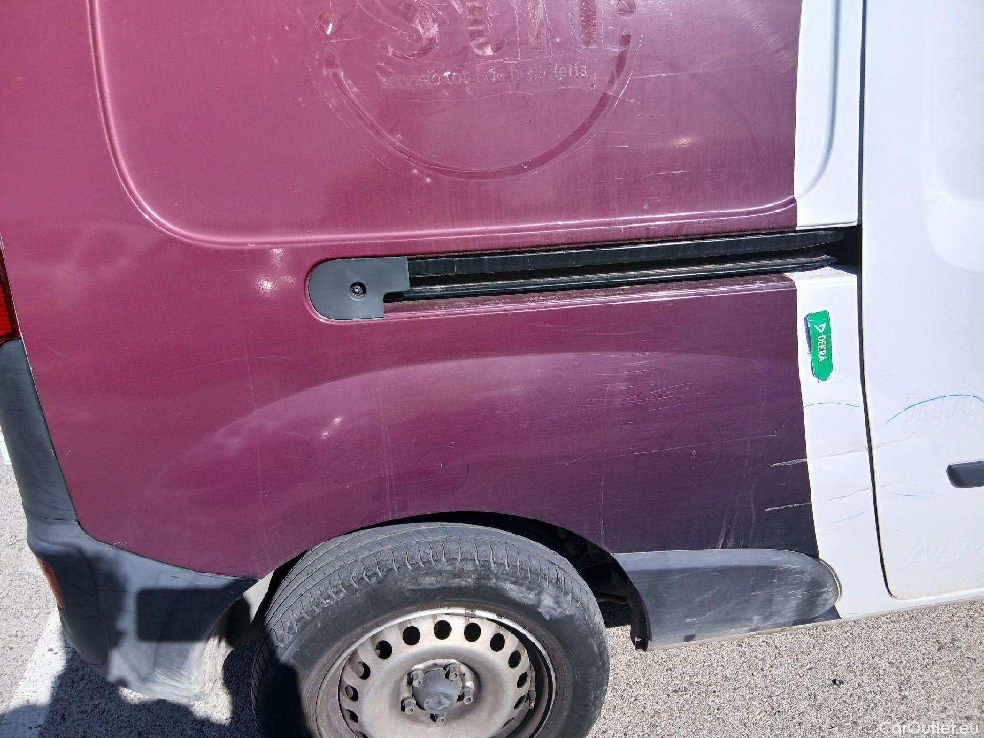  Renault  Kangoo RENAULT  Furgón/2013/4P/furgón derivado de turismo Maxi 2p Blue dCi 70 kW (95CV) #37