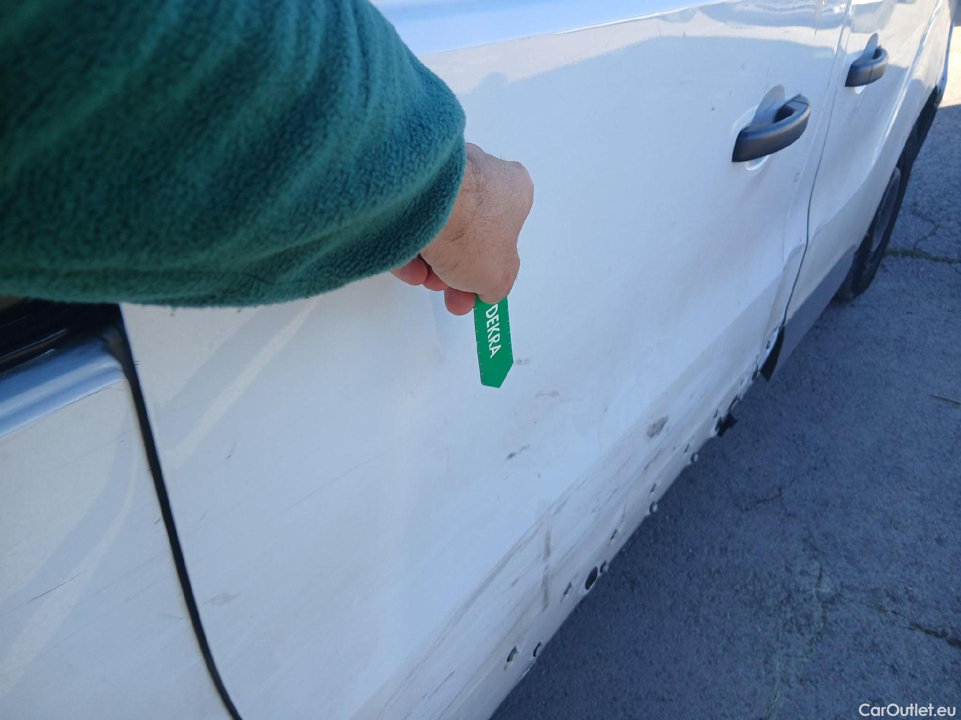  Renault  Trafic RENAULT  / 2019 / 4P / furgón Furgón 27 L1H1 Energy BluedCi 88 kW (AC) #41