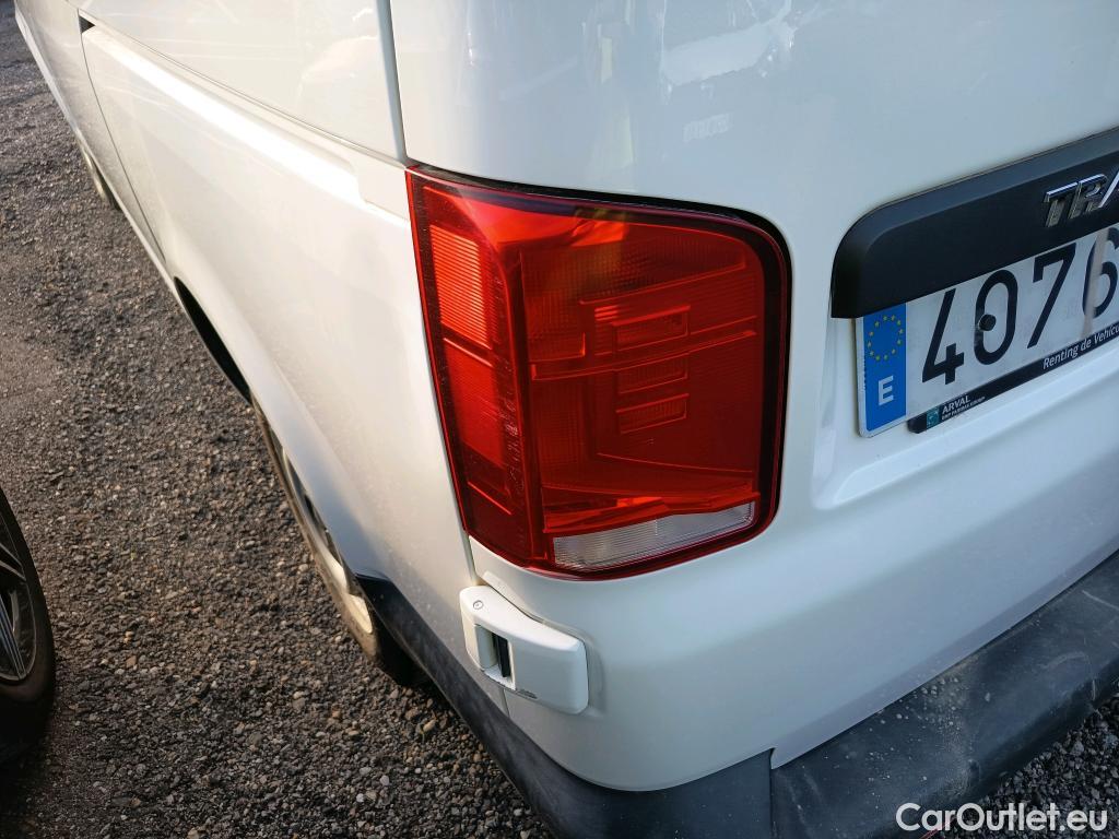  Land Rover  Discovery VOLKSWAGEN Transporter / 2020 / 4P / furgón Furgón Corto TN 2.0 TDI 110kW 4MO #30