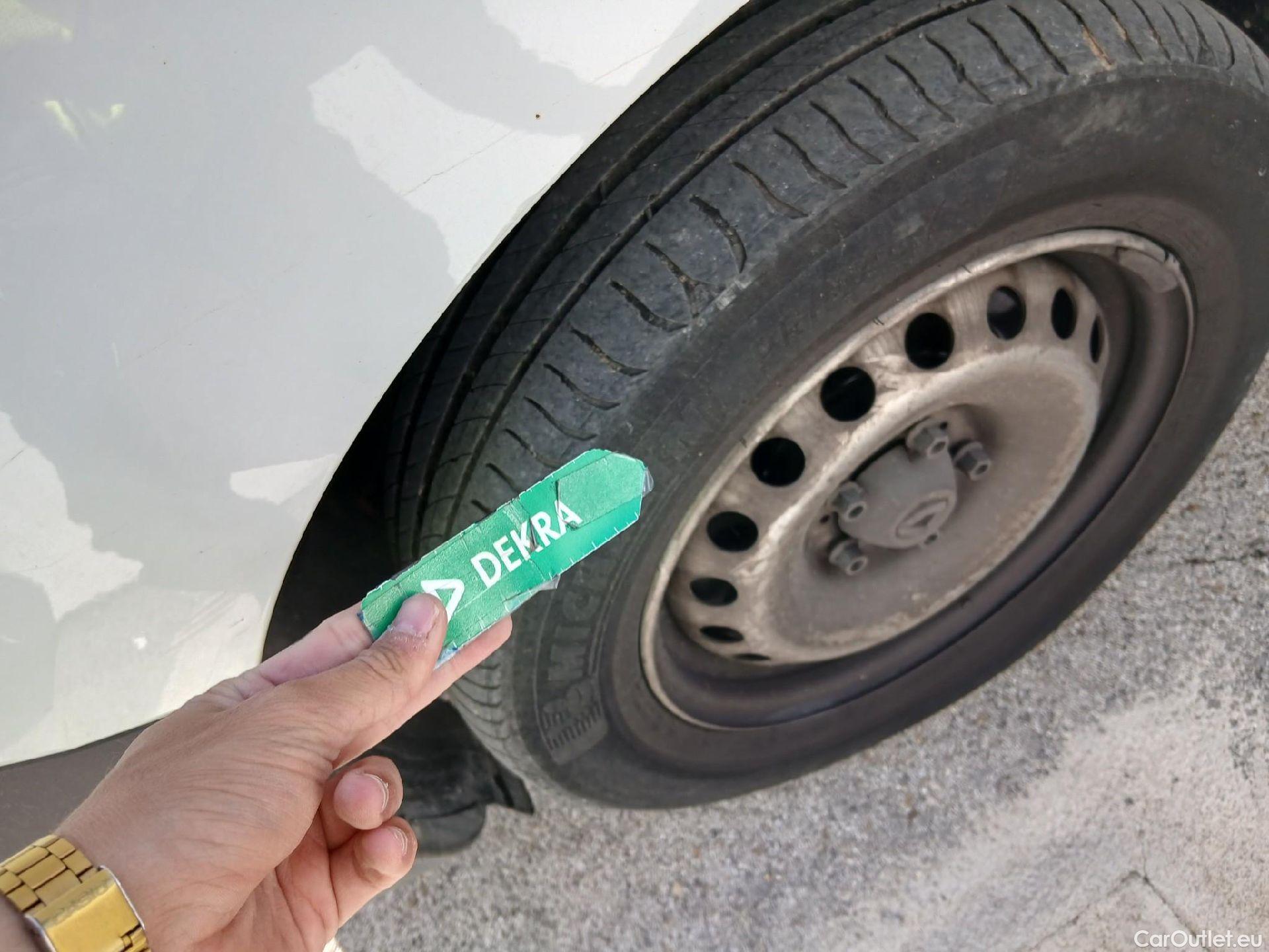  Renault  Kangoo RENAULT  Furgón/2013/4P/furgón derivado de turismo Maxi 2p Blue dCi 70 kW (95CV) #9