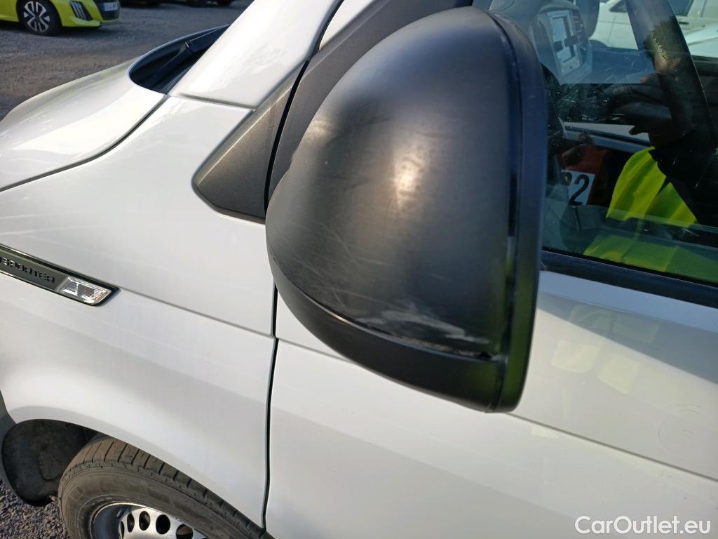  Land Rover  Discovery VOLKSWAGEN Transporter / 2020 / 4P / furgón Furgón Corto TN 2.0 TDI 110kW 4MO #34