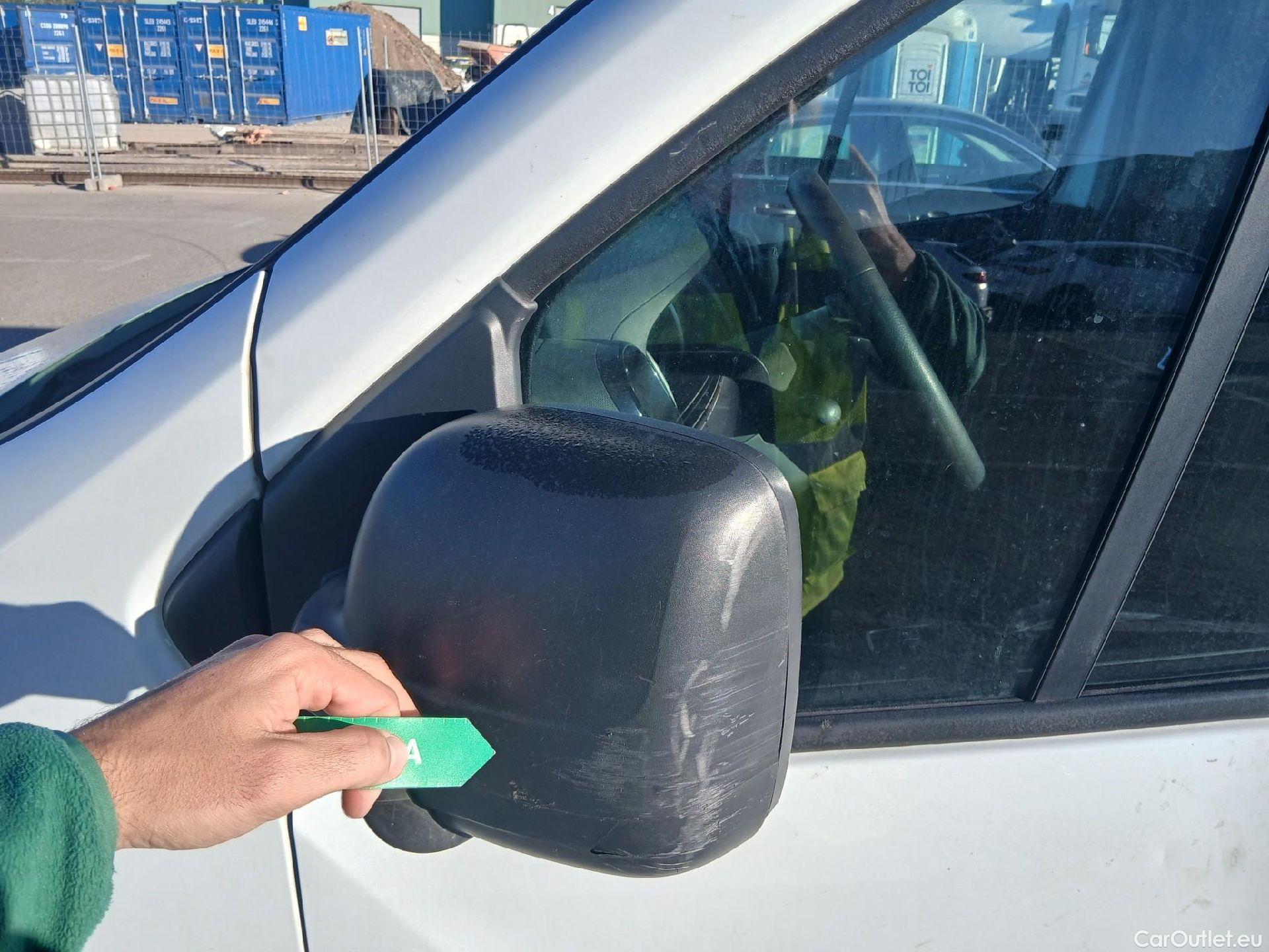  Renault  Trafic RENAULT  / 2019 / 4P / furgón Furgón 27 L1H1 Energy BluedCi 88 kW (AC) #13