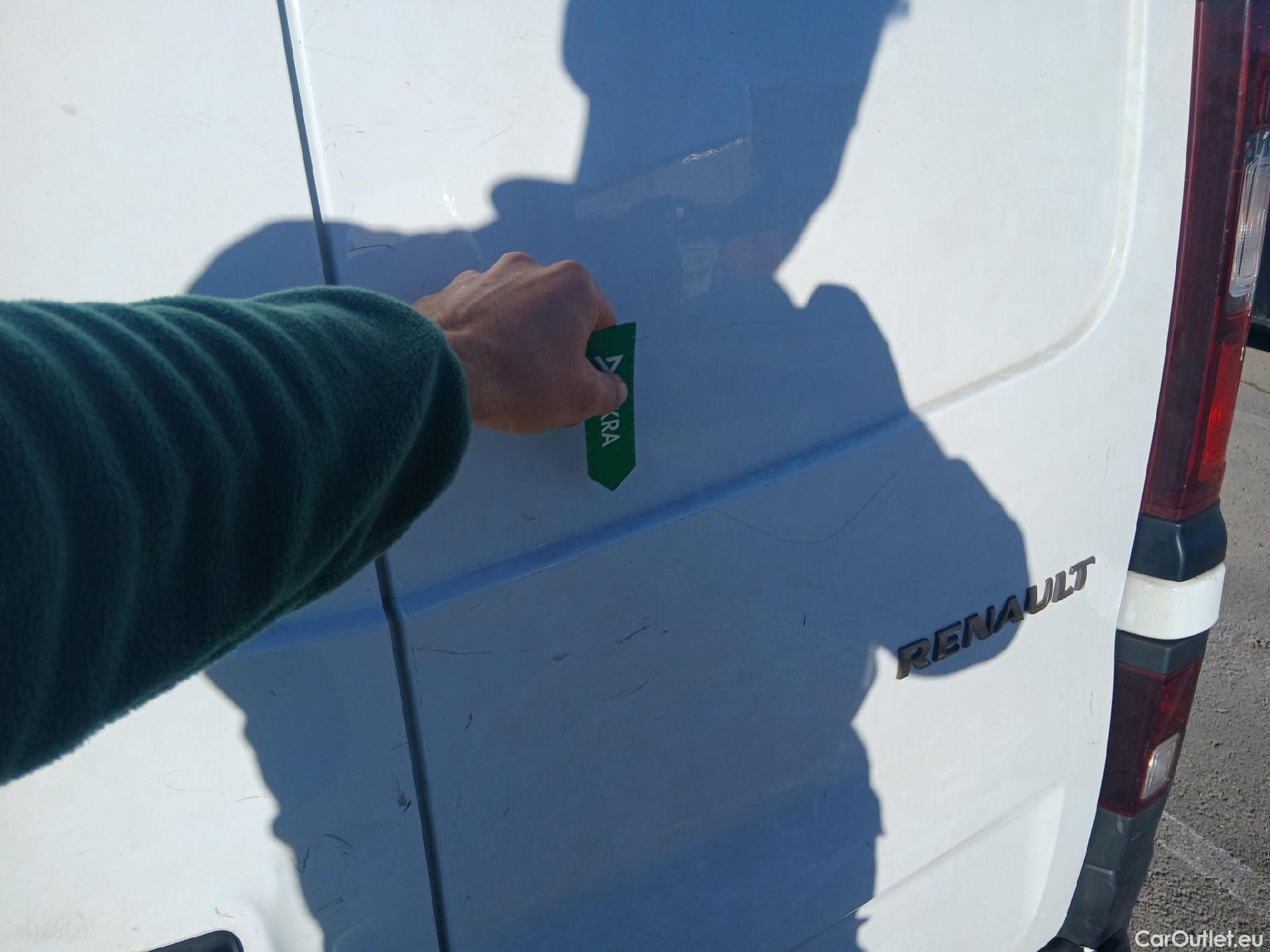  Renault  Trafic RENAULT  / 2019 / 4P / furgón Furgón 27 L1H1 Energy BluedCi 88 kW (AC) #32