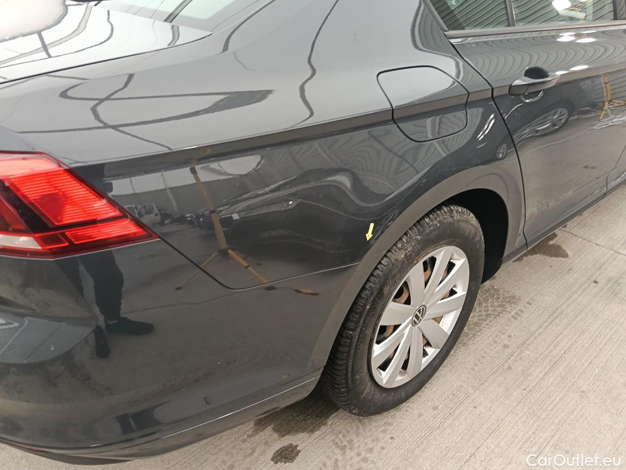  Volkswagen  Passat Advance 1.5 TSI ACT 150 CP #16