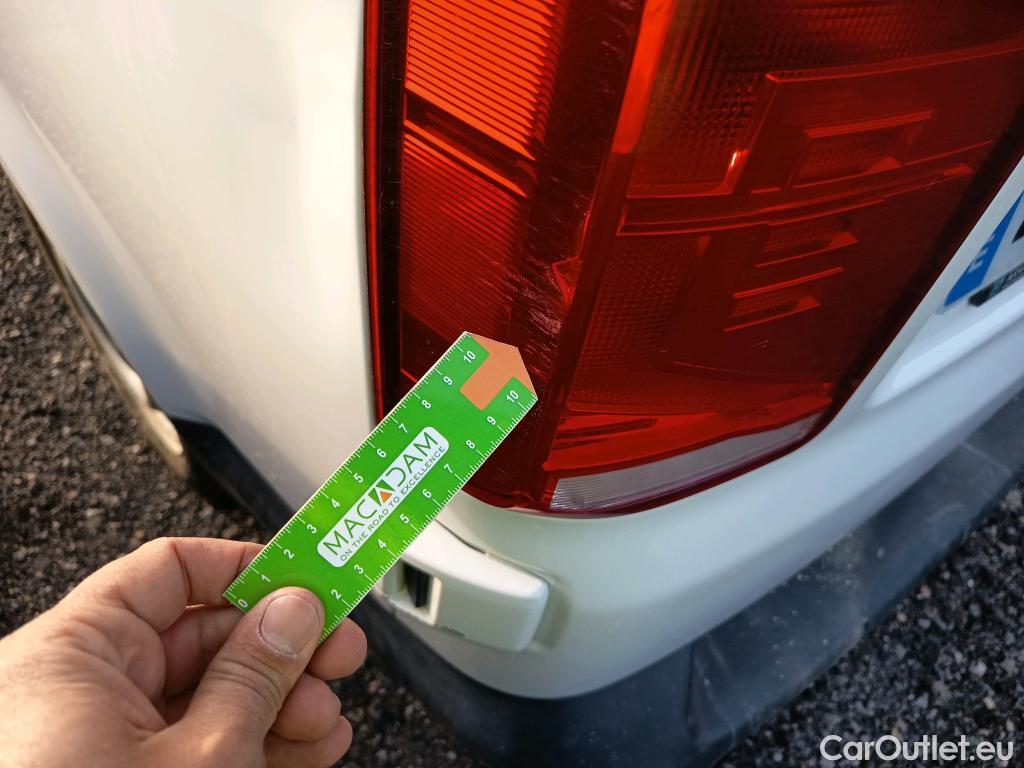  Land Rover  Discovery VOLKSWAGEN Transporter / 2020 / 4P / furgón Furgón Corto TN 2.0 TDI 110kW 4MO #31