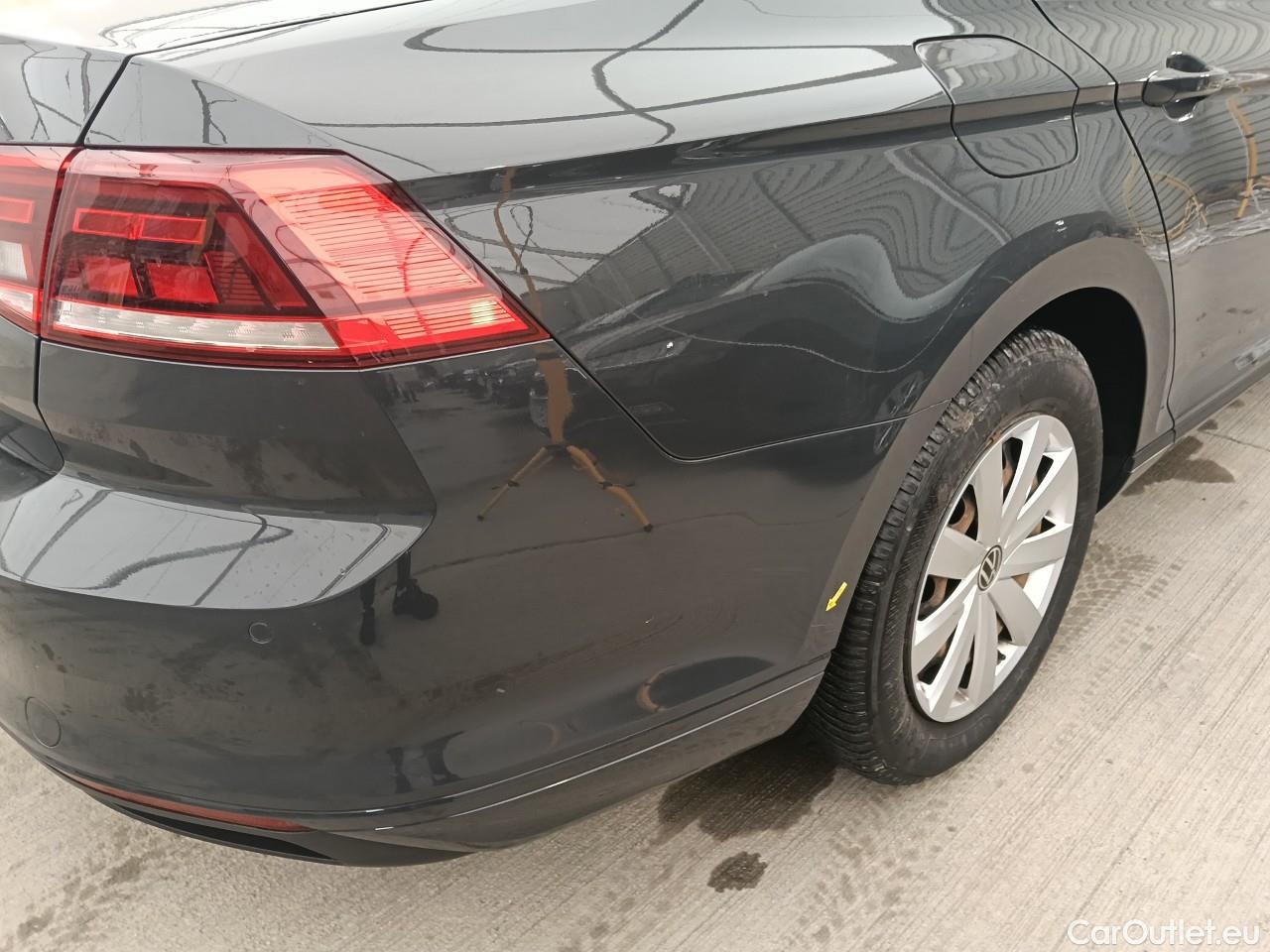  Volkswagen  Passat Advance 1.5 TSI ACT 150 CP #17