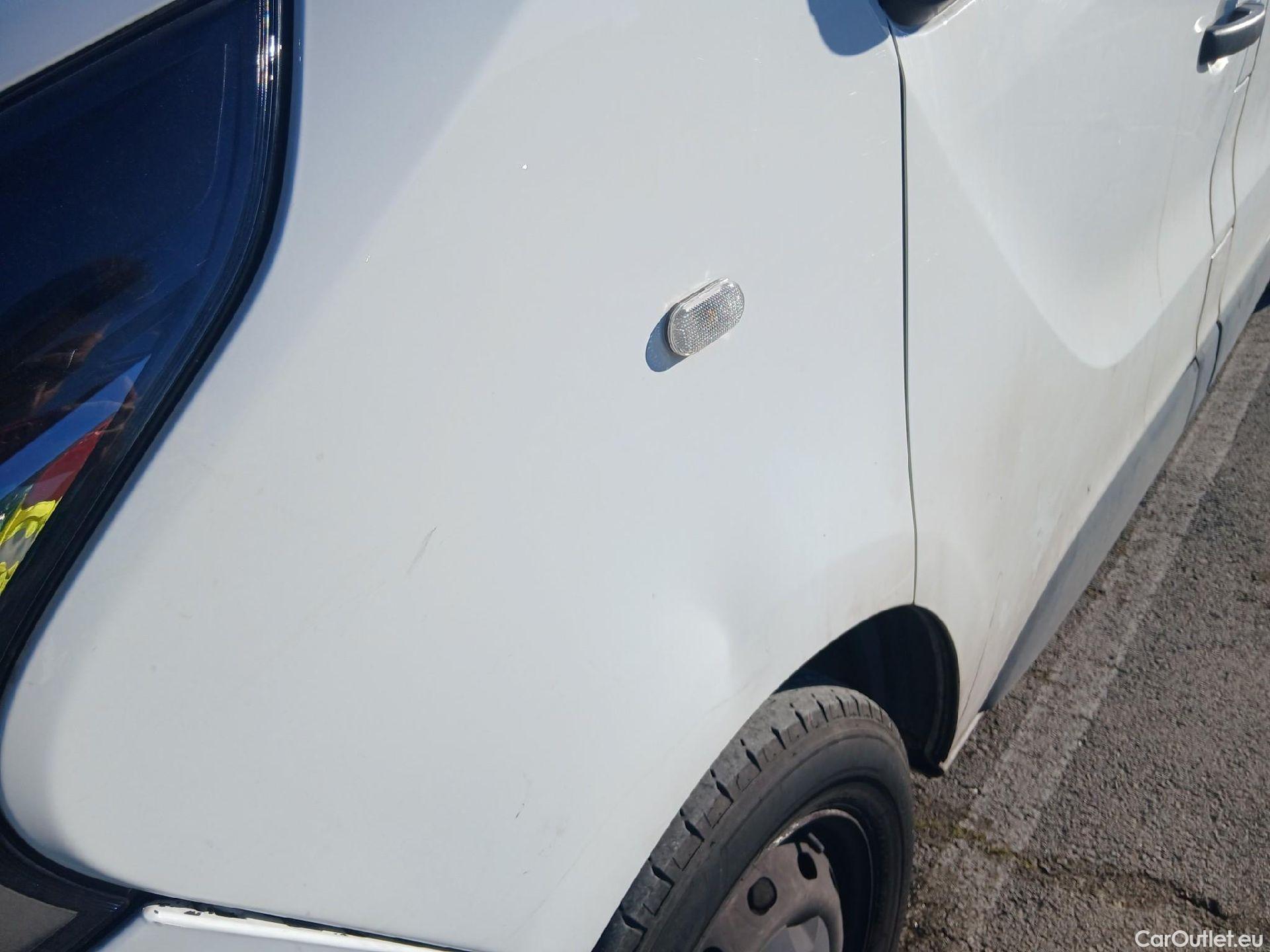  Renault  Trafic RENAULT  / 2019 / 4P / furgón Furgón 27 L1H1 Energy BluedCi 88 kW (AC) #10