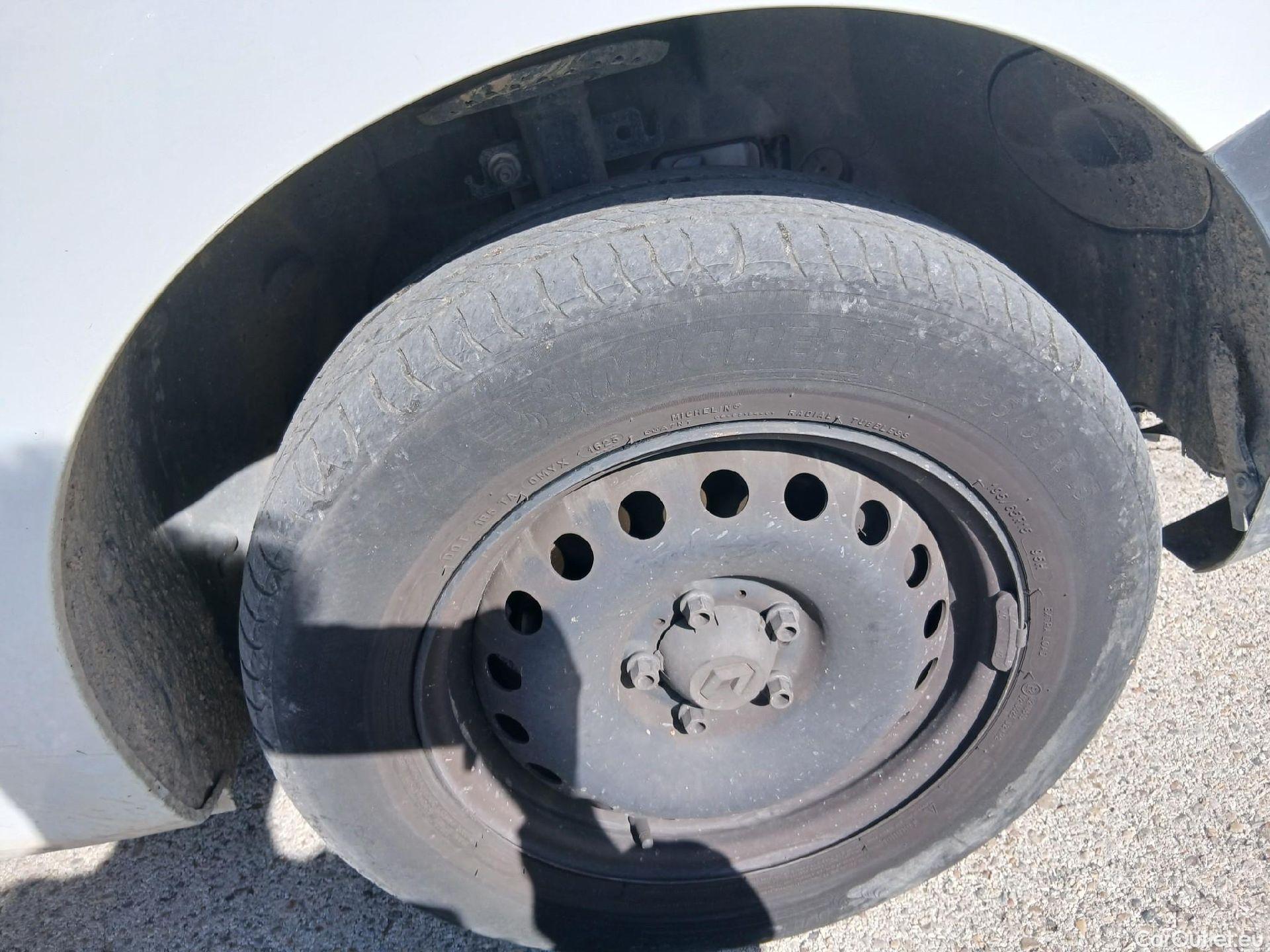  Renault  Kangoo RENAULT  Furgón/2013/4P/furgón derivado de turismo Maxi 2p Blue dCi 70 kW (95CV) #45