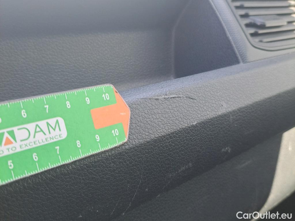  Volkswagen  Caddy VOLKSWAGEN  / 2015 / 4P / furgón derivado de turismo Profesional Furgón 2.0 TDI 55kW BMT #26