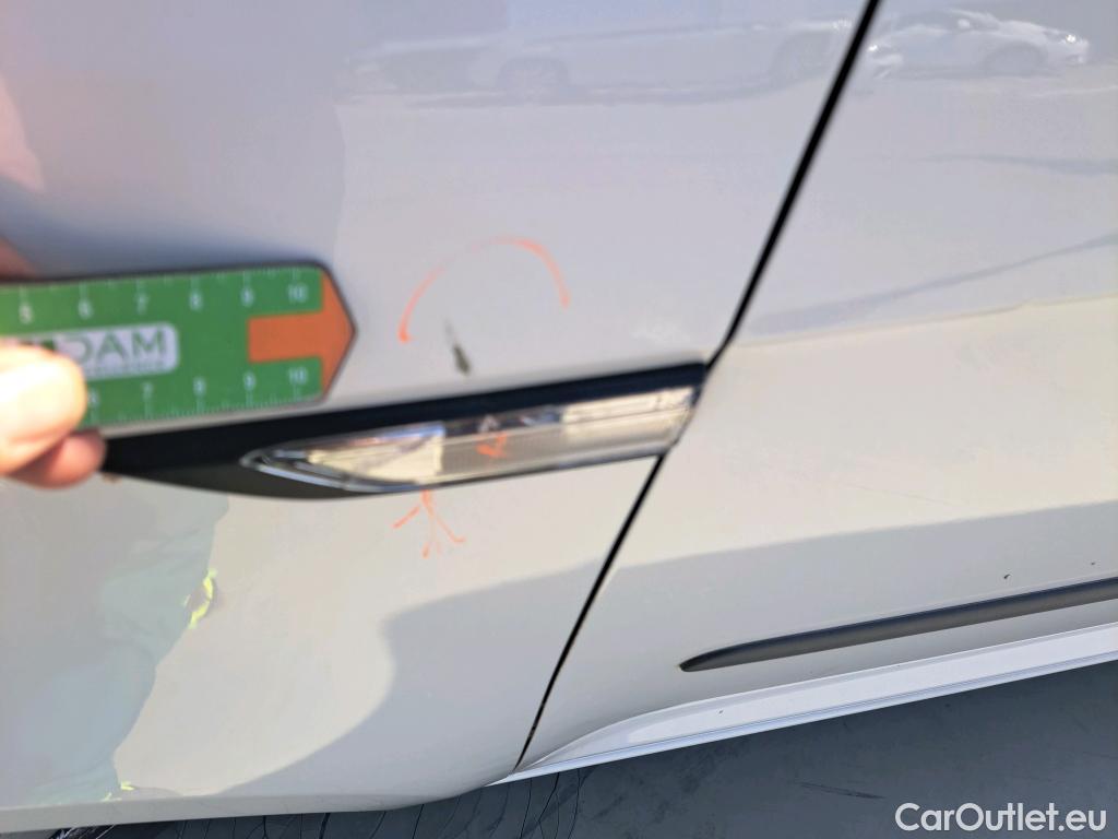  Volkswagen  Caddy VOLKSWAGEN  / 2015 / 4P / furgón derivado de turismo Profesional Furgón 2.0 TDI 55kW BMT #47