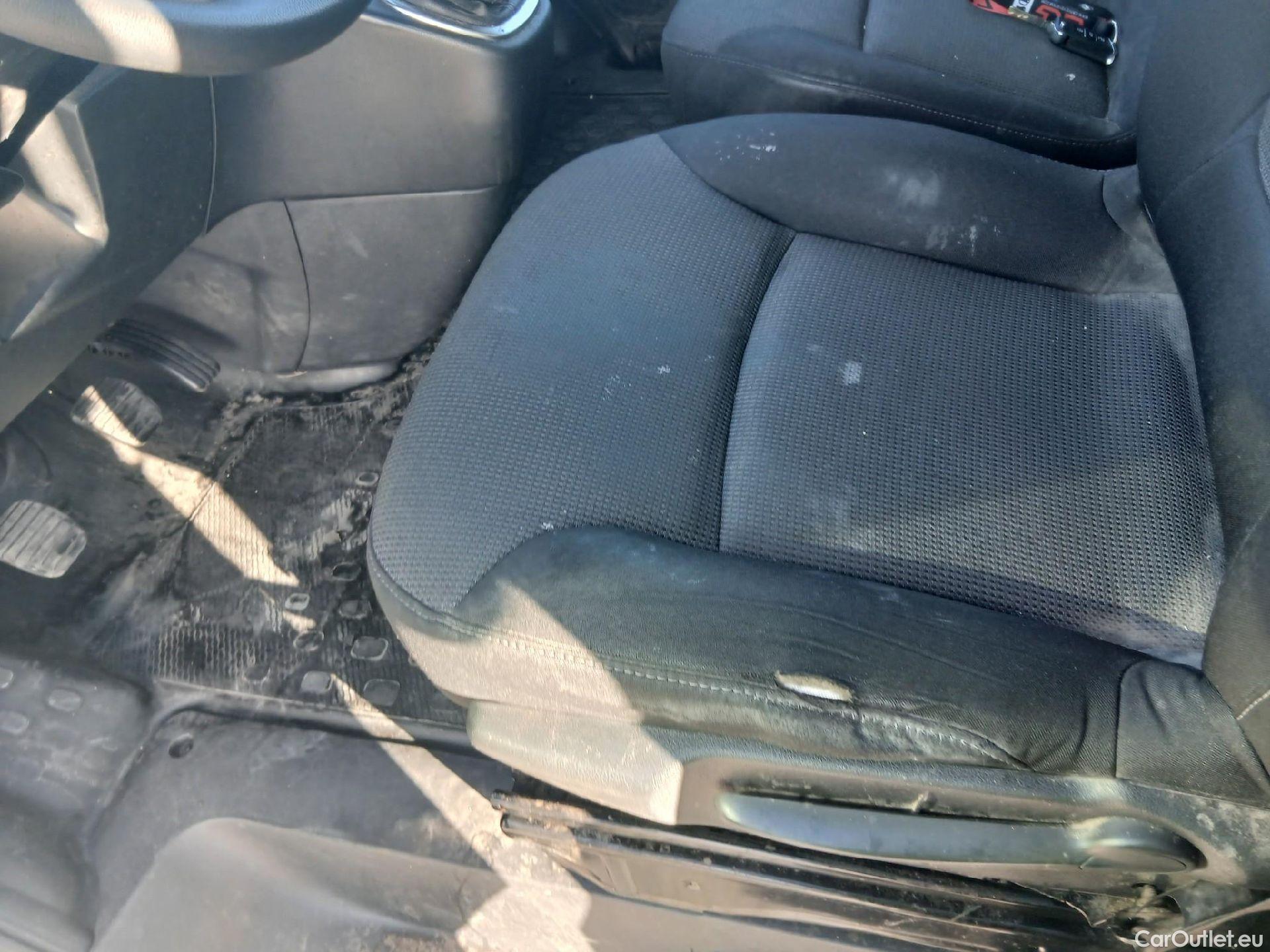  Renault  Trafic RENAULT  / 2019 / 4P / furgón Furgón 27 L1H1 Energy BluedCi 88 kW (AC) #61