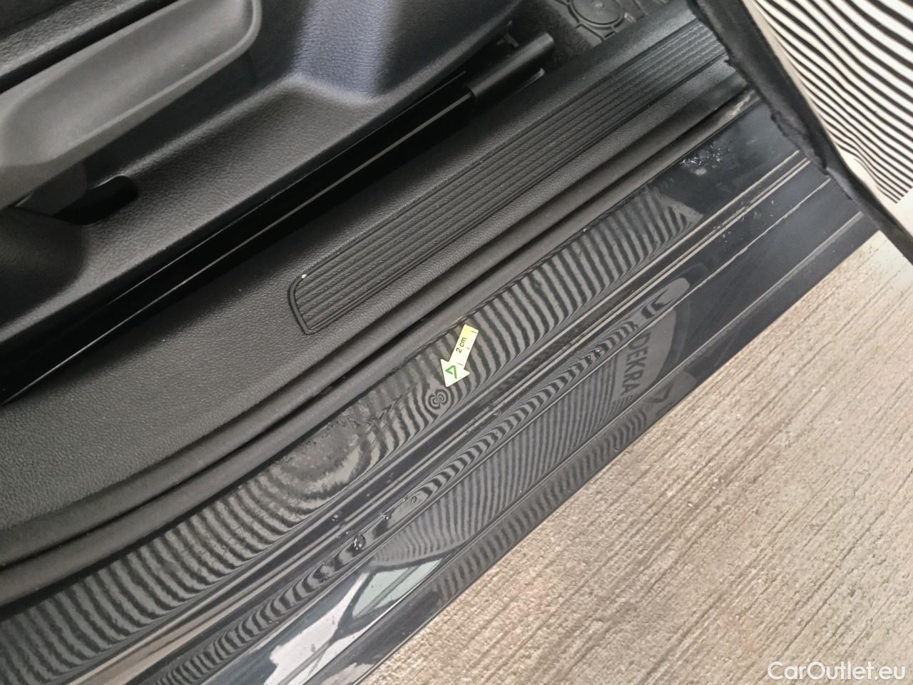  Volkswagen  Passat Advance 1.5 TSI ACT 150 CP #7