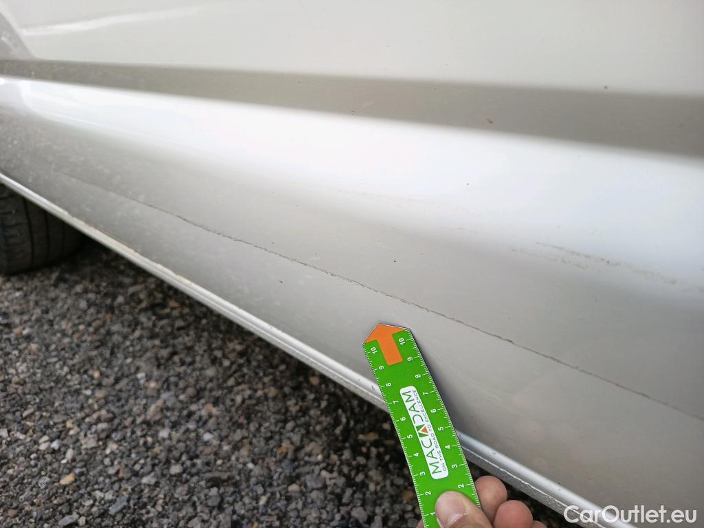  Land Rover  Discovery VOLKSWAGEN Transporter / 2020 / 4P / furgón Furgón Corto TN 2.0 TDI 110kW 4MO #6