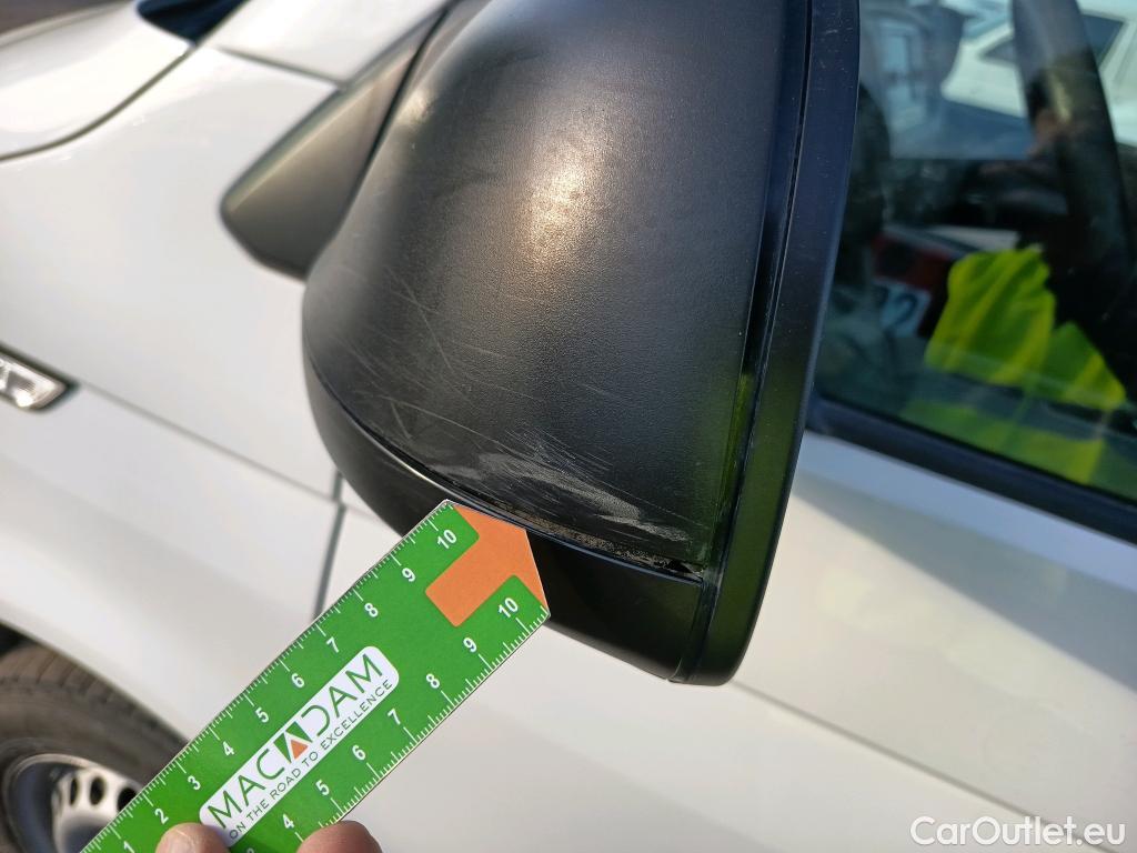  Land Rover  Discovery VOLKSWAGEN Transporter / 2020 / 4P / furgón Furgón Corto TN 2.0 TDI 110kW 4MO #35