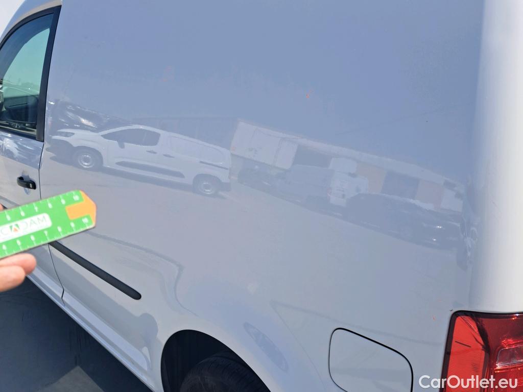  Volkswagen  Caddy VOLKSWAGEN  / 2015 / 4P / furgón derivado de turismo Profesional Furgón 2.0 TDI 55kW BMT #53