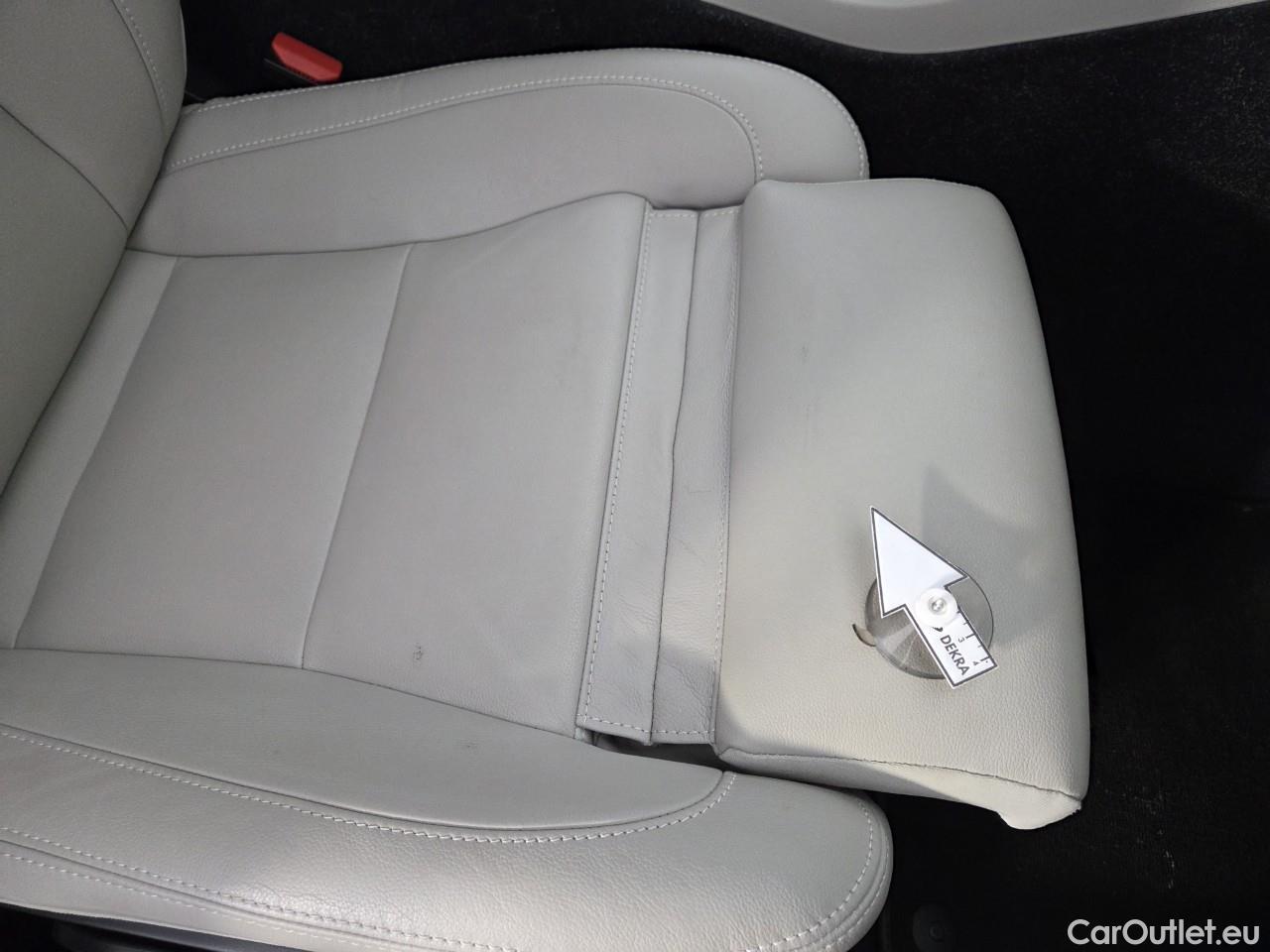  Volvo  XC 40 2.0 B4 P 197CP Momentum Pro AT8 #61