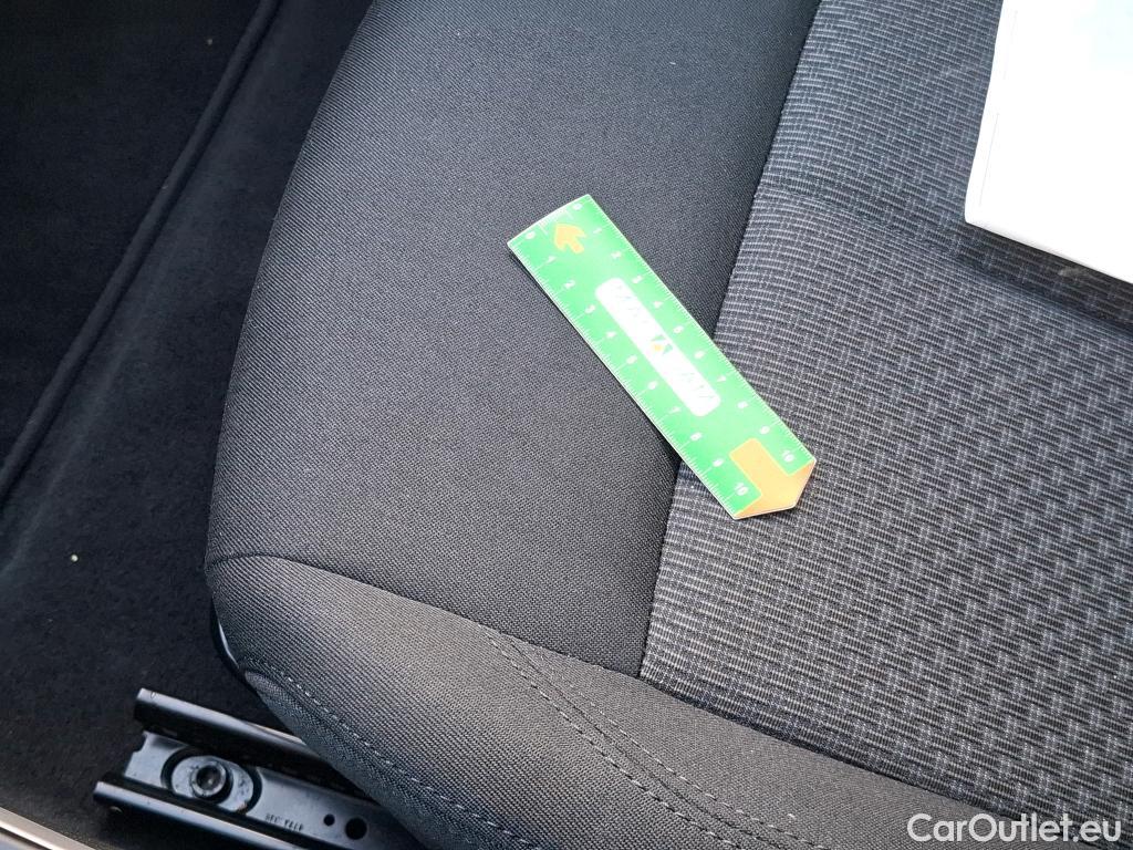  Bmw  Serie 1 BMW Série 1 / 2019 / 5P / Berline 116i DKG7 Business Design / VO RECONDITIONNE - PHOTOS AVANT RECONDITIONNEMENT #4