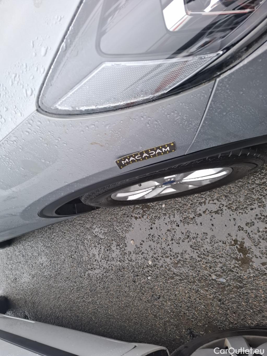  Ford  Kuga FORD  / 2019 / 5P / SUV 2.5 190 hybrid Flexifuel Pshift Titanium #27