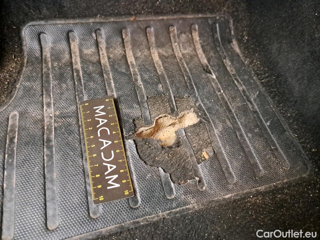  Citroen  C4  X Feel Pack 1.2 PureTech 130CV BVA8 6E #3