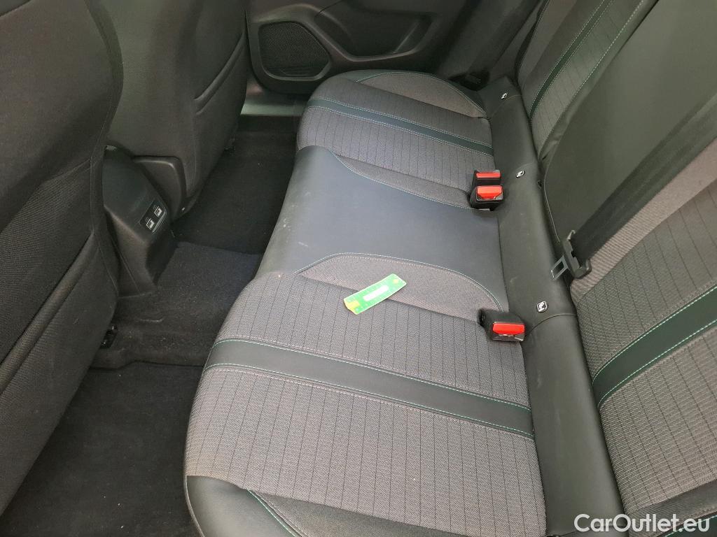  Peugeot  2008 PEUGEOT  / 2019 / 5P / Crossover BLUEHDI 130 S&S EAT8 ALLURE #17