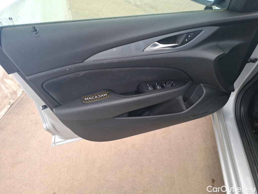  Opel  Insignia  B Sports Tourer Business Elegance 1.6 CDTI 135CV BVA6 E6dT #16
