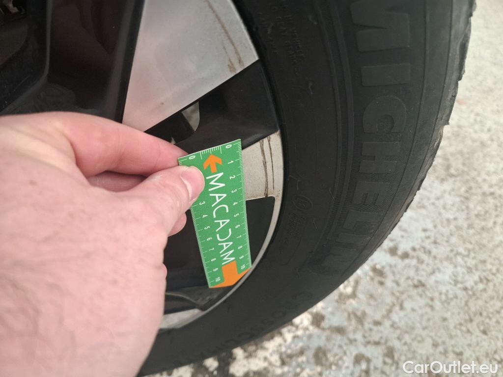  Peugeot  2008  Allure Business 1.5 HDi 110CV BVM6 E6d #12