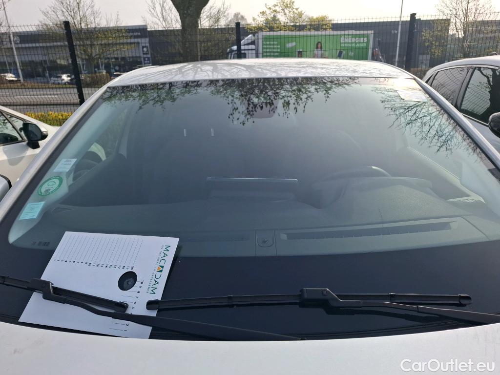  Peugeot  208  (e-) Allure Business 50kWh BVA #1