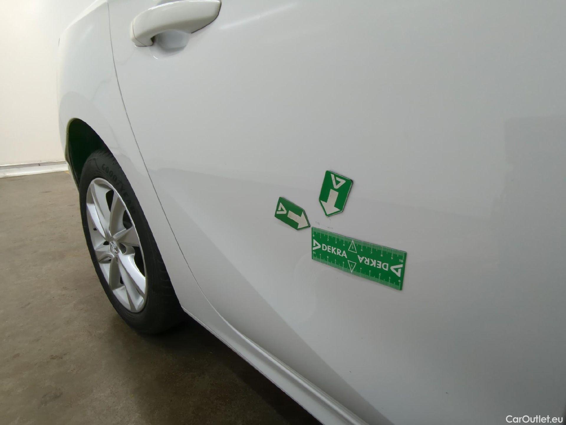  Opel  Corsa  F Elegance Business 1.2 Turbo 100CV BVM6 E6d #4