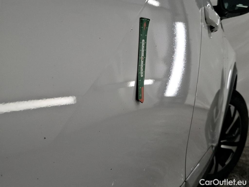  Peugeot  2008 PEUGEOT  / 2019 / 5P / Crossover BLUEHDI 130 S&S EAT8 ALLURE #3