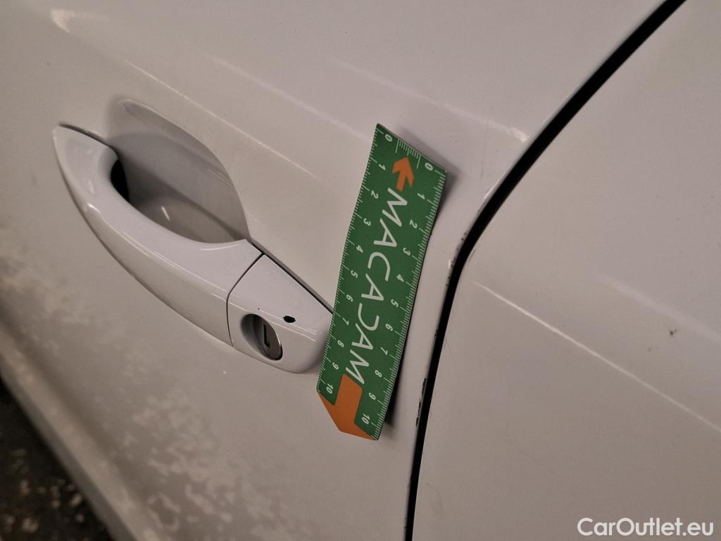  Peugeot  2008  Allure Business 1.5 HDi 110CV BVM6 E6d #23