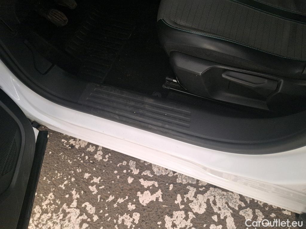  Peugeot  2008  Allure Business 1.5 HDi 110CV BVM6 E6d #7