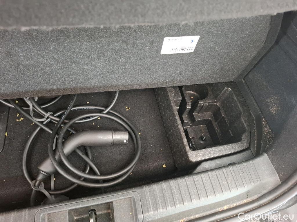  Renault  Captur RENAULT  / 2019 / 5P / SUV Initiale Paris E-TECH Plug-in 160 -21 #18