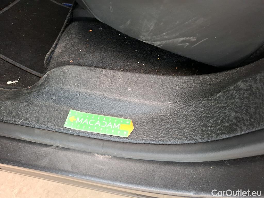  Peugeot  3008  Allure 1.5 HDi 130CV BVA8 E6d #37