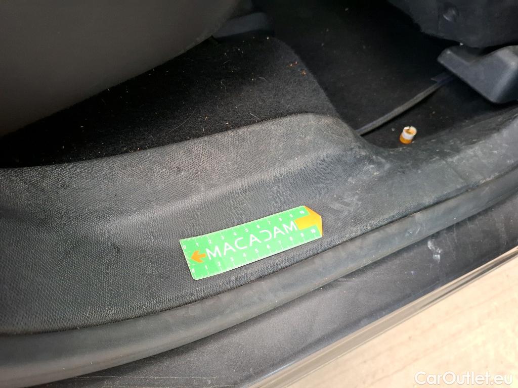  Peugeot  3008  Allure 1.5 HDi 130CV BVA8 E6d #39